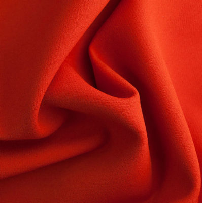 Качественная красная итальянская шерсть для облачений.